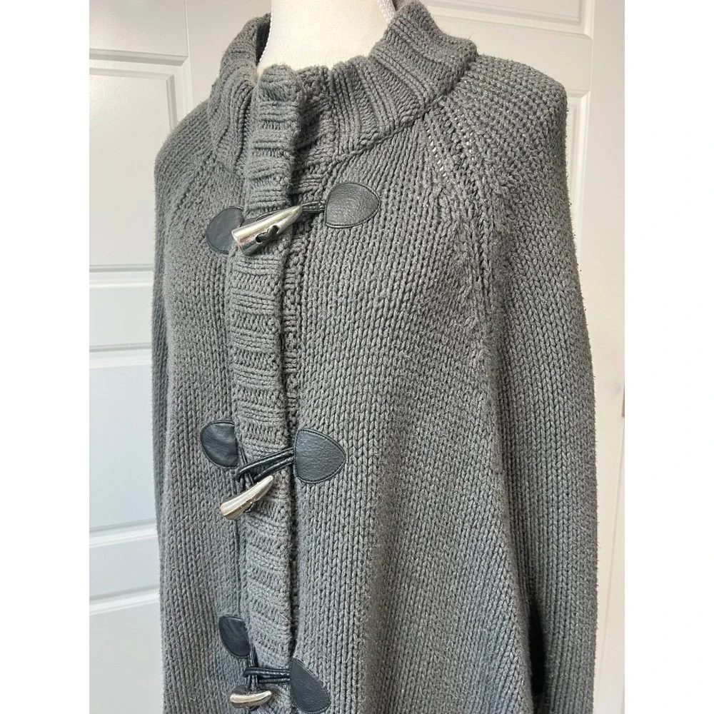 Michael Kors Gray Knit‎ Toggle Closure Poncho Cape Sweater Large